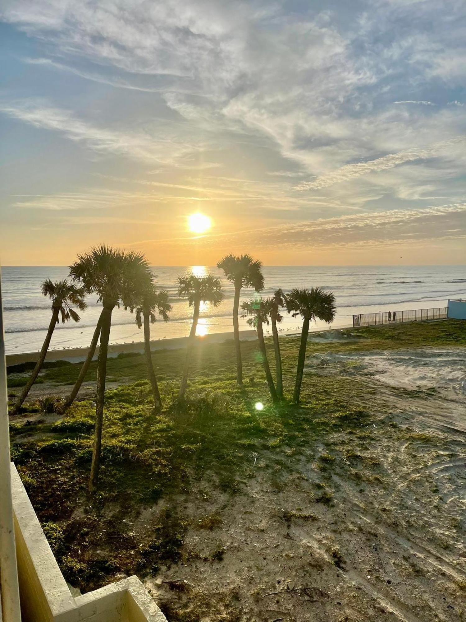 Sunset Studio Daytona Beachfront Exterior foto